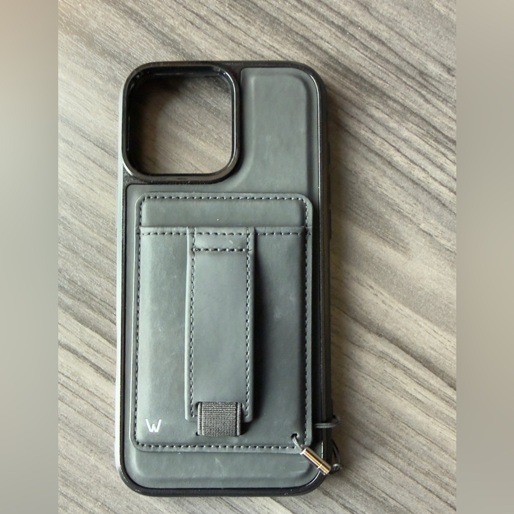 iPhone 16 pro max black Magnetic Walli Case